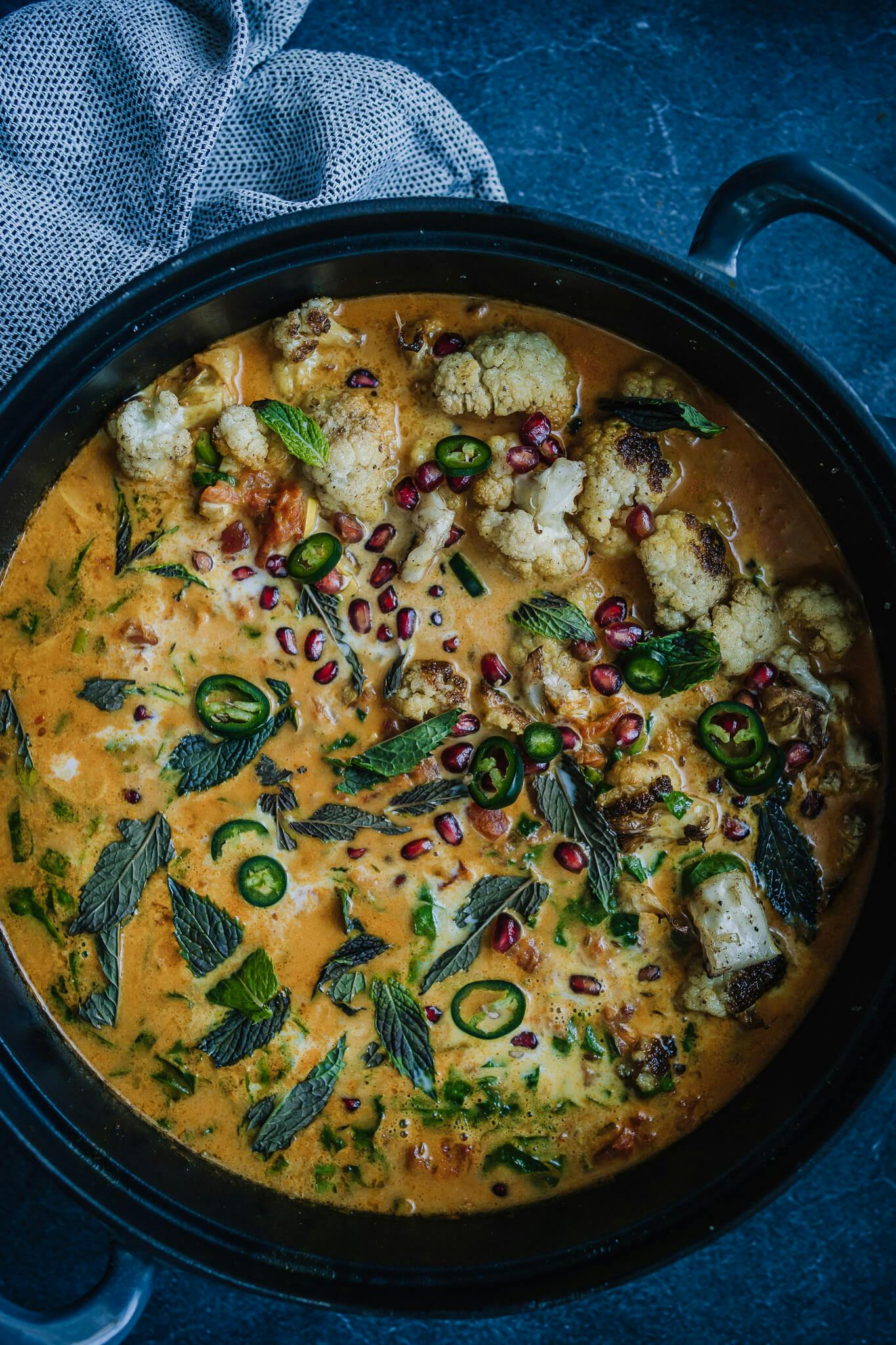 Annoskuva reseptille curry paahdetusta kukkakaalista