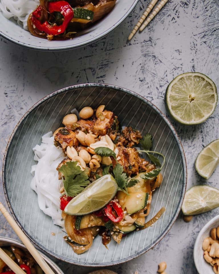 tofu maapähkinävoikastikkeessa