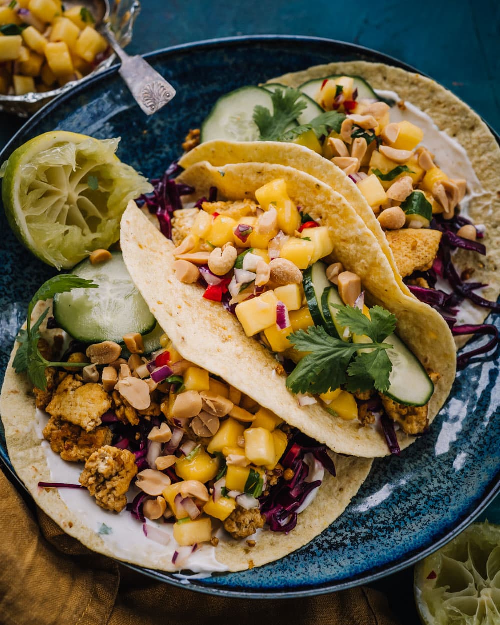 Annoskuva reseptille Aasialaiset tofutortillat mangosalsalla