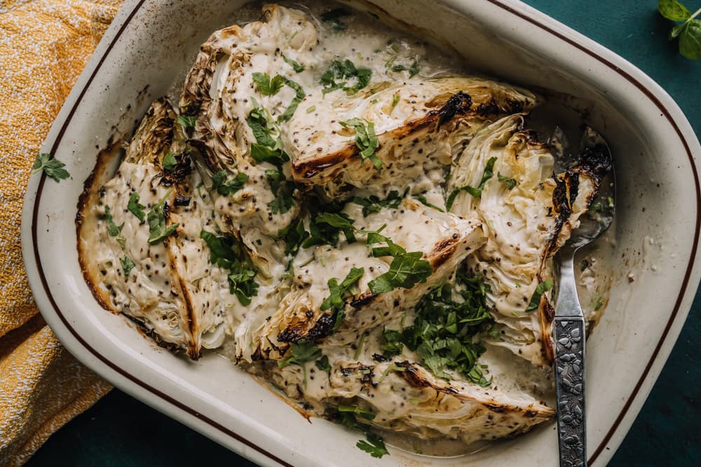 Annoskuva reseptistä dijon-kermassa haudutettu varhaiskaali kategorialle resepti