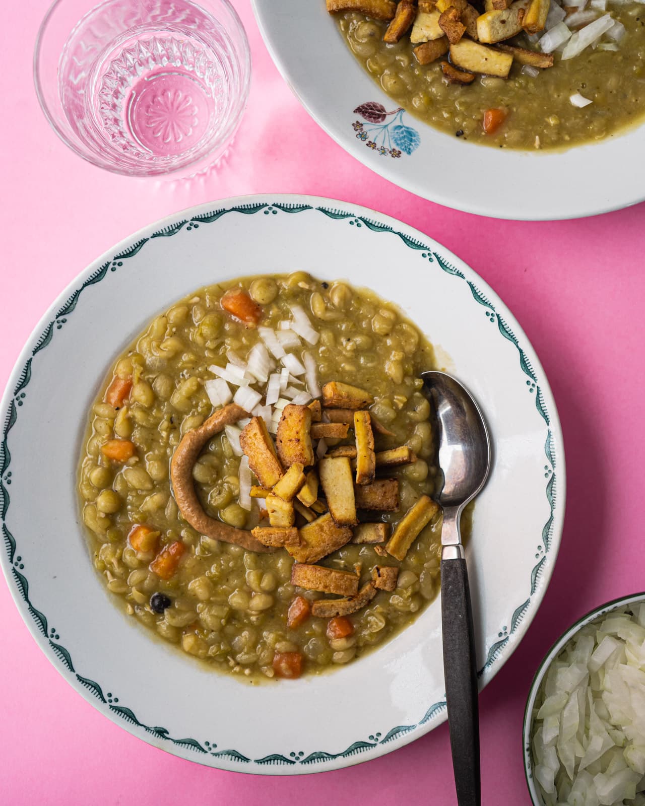 Annoskuva reseptille Vegaaninen hernekeitto savutofulla