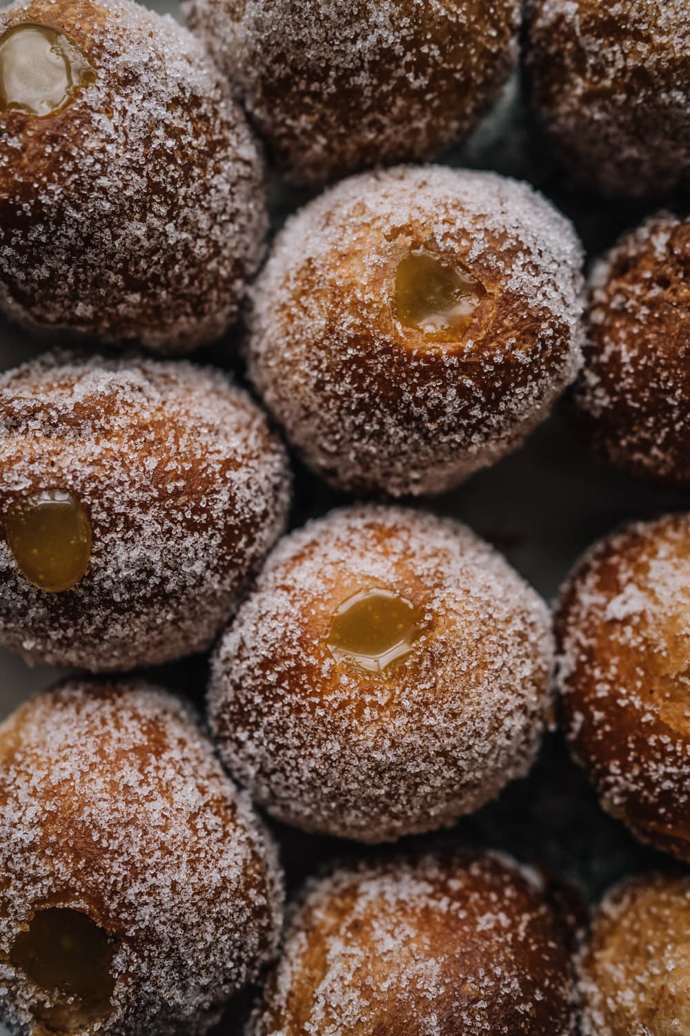 Annoskuva reseptille kookosmunkit lemon curd -täytteellä