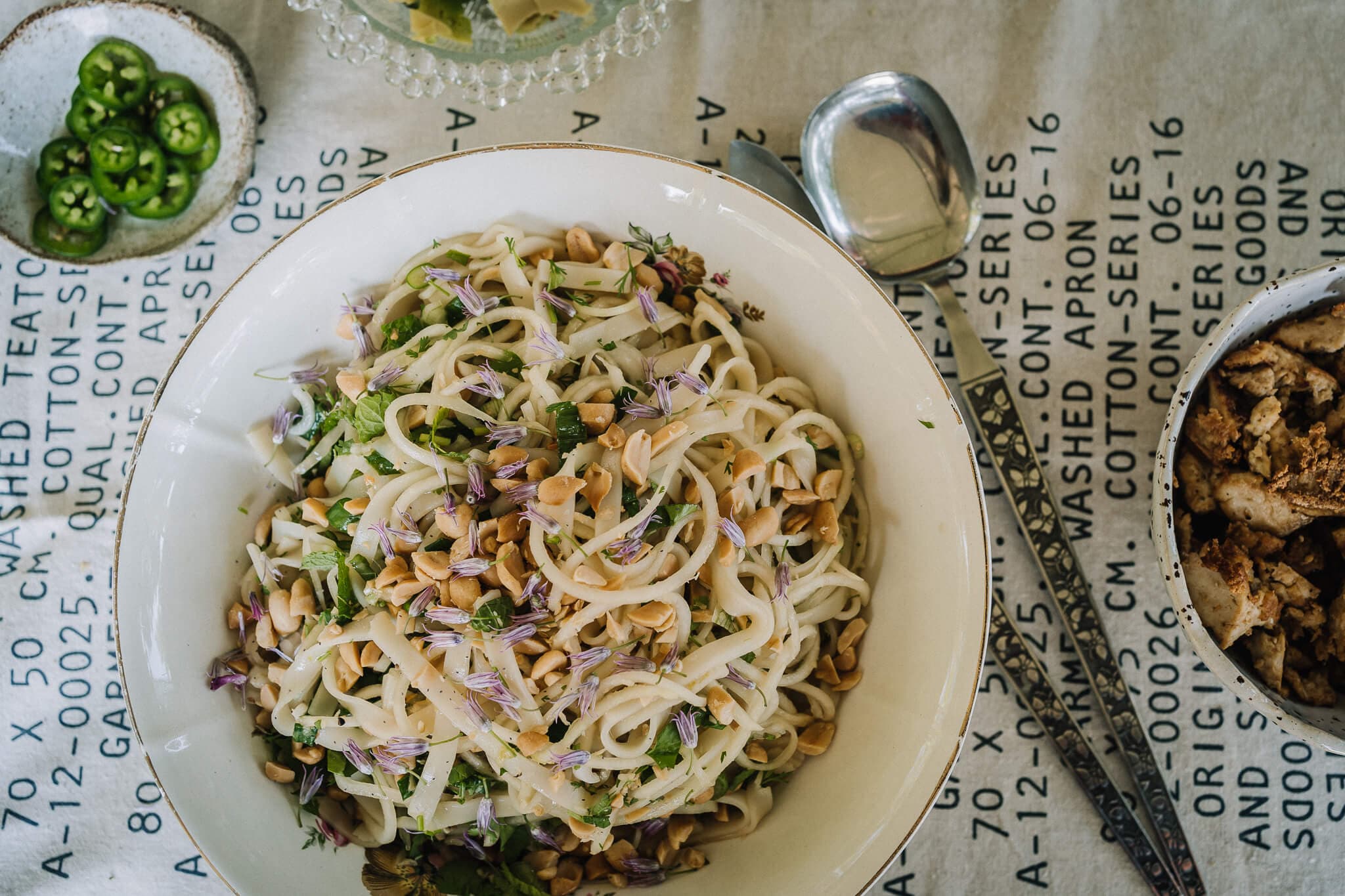 Annoskuva reseptistä kyssäkaali-nuudelisalaatti kategorialle resepti