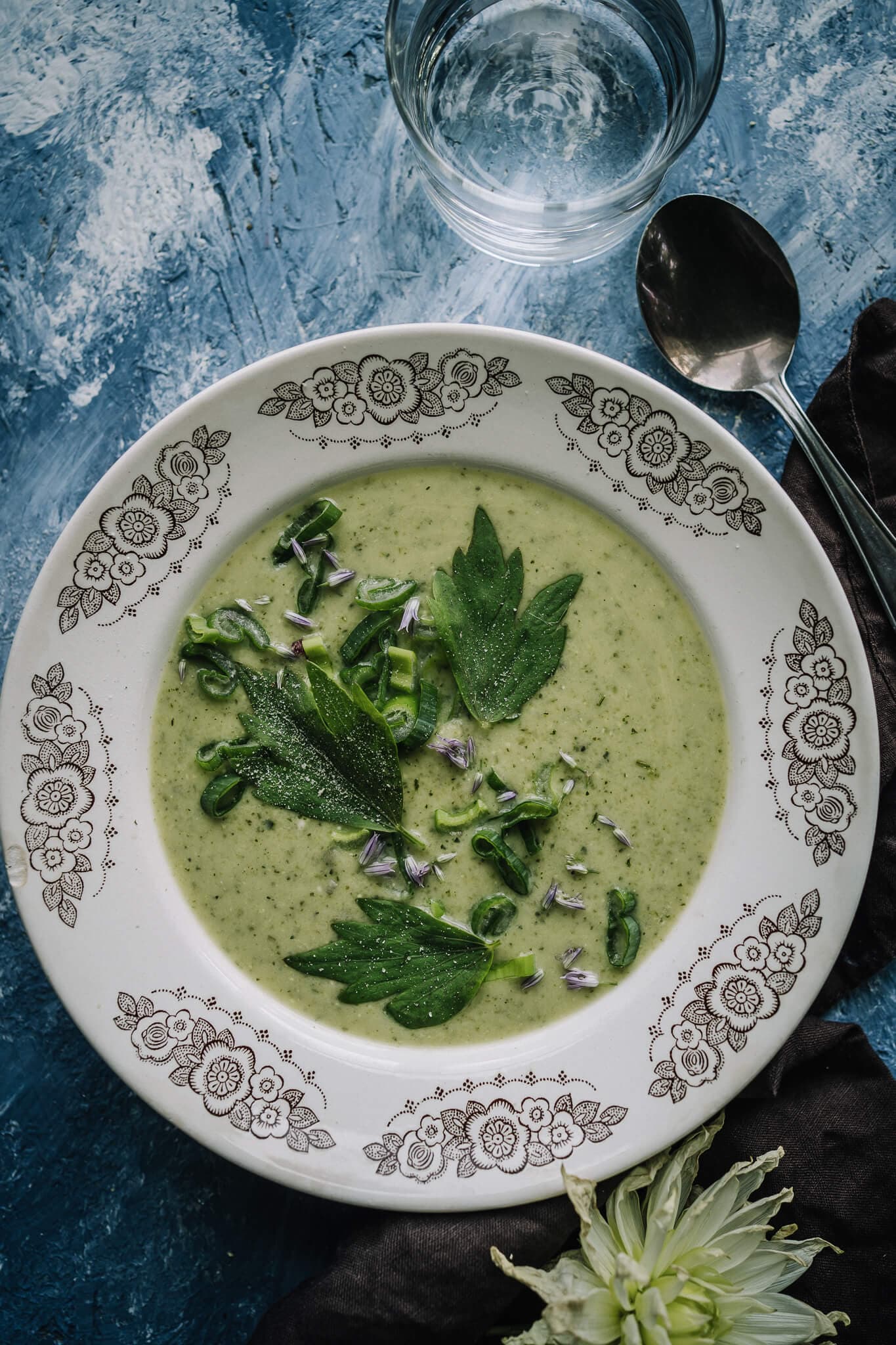 Annoskuva reseptille kesäkurpitsa-lipstikkakeitto