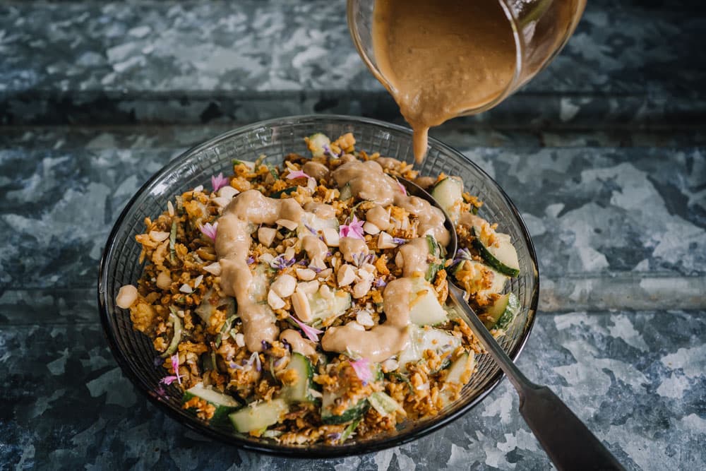 Annoskuva reseptistä savutofu-crispy rice salaatti kategorialle resepti