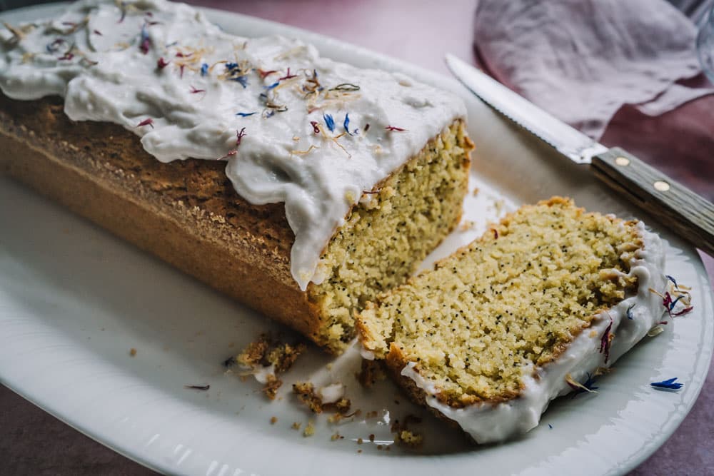 Annoskuva reseptistä sitruuna-unikonsiemenkakku kategorialle resepti