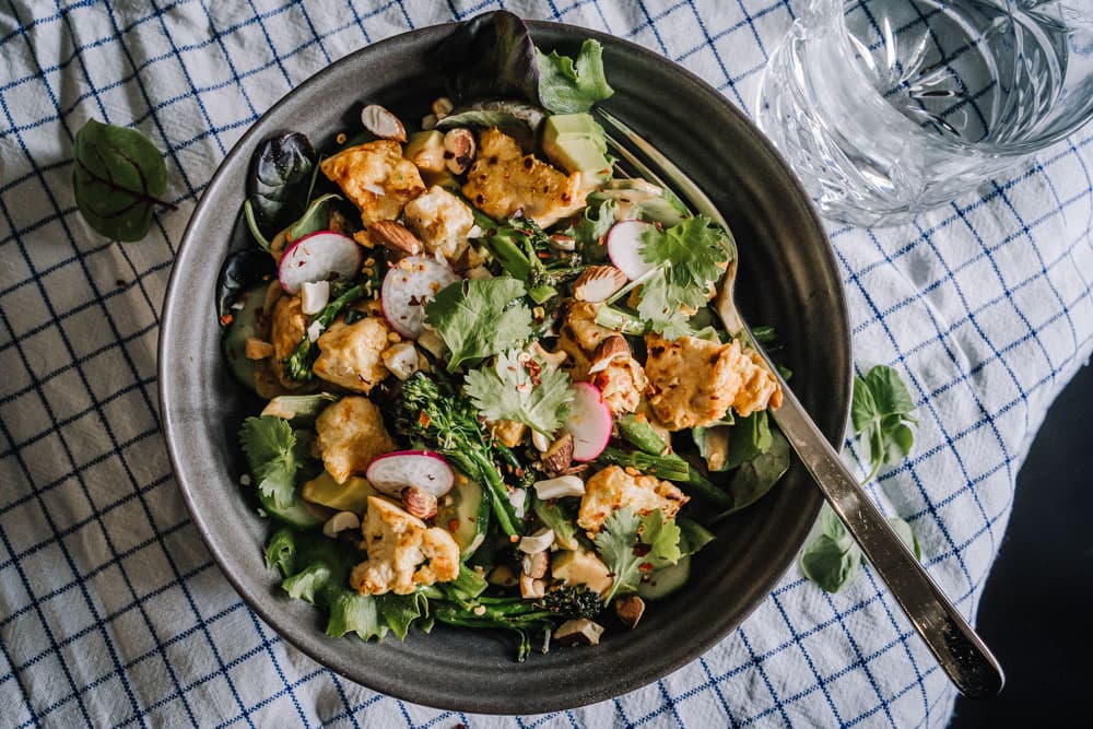 Annoskuva reseptistä tofusalaatti maapähkinävoikastikkeella kategorialle resepti