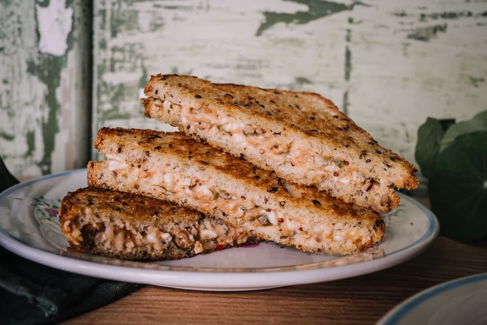 Annoskuva reseptistä vegaaniset tuna melt -leivät kategorialle resepti