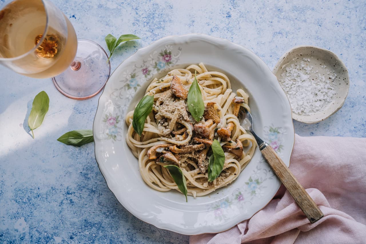 Annoskuva reseptistä yrttinen kantarellipasta kategorialle resepti