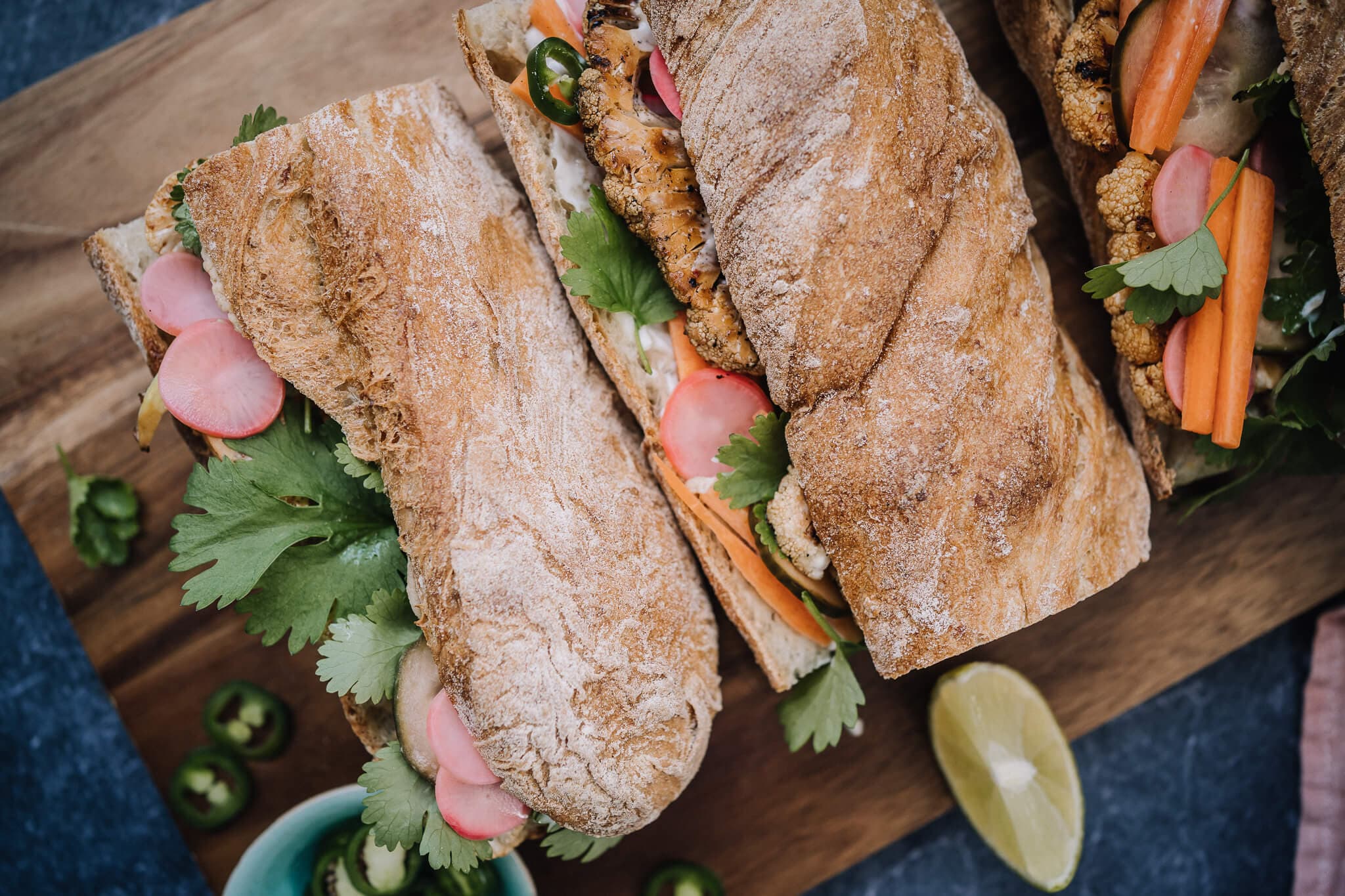 Annoskuva reseptille banh mi grillatulla kukkakaalilla