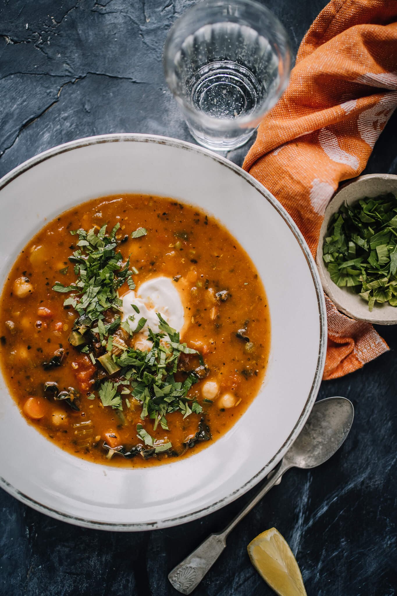 Annoskuva reseptille kikherne-mustakaalikeitto