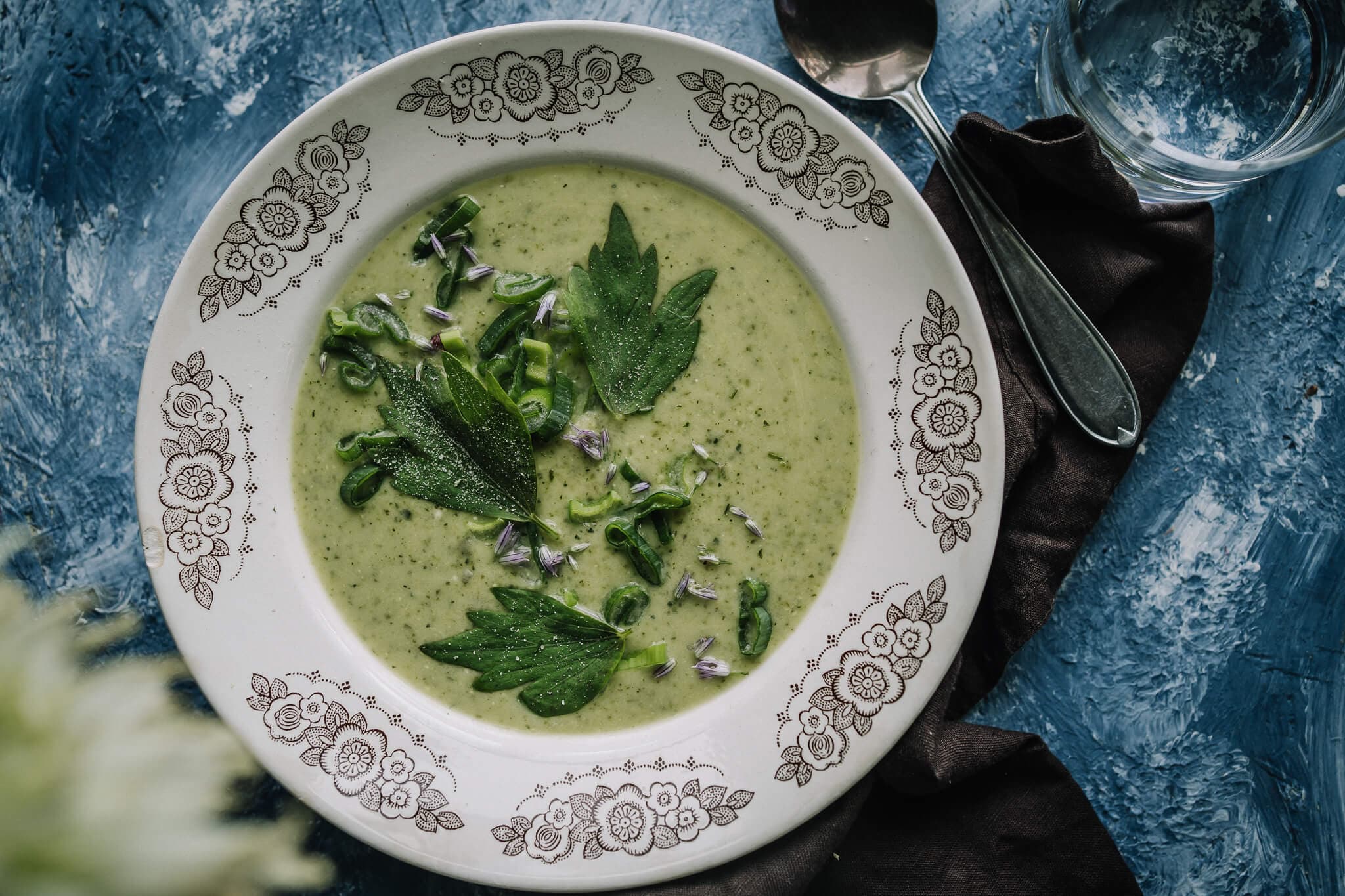 Annoskuva reseptille kesäkurpitsa-lipstikkakeitto
