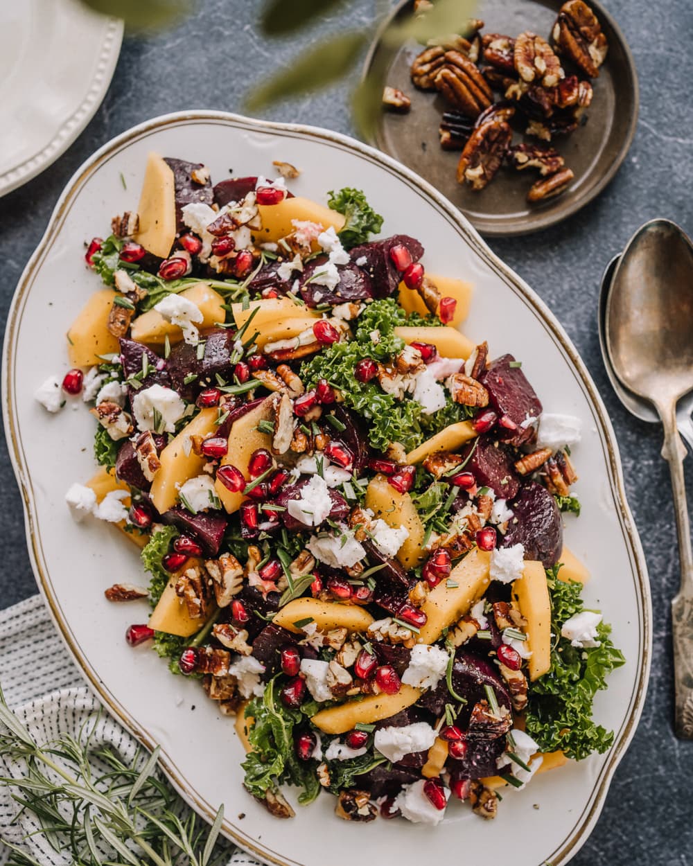 Annoskuva reseptille punajuuri-persimonsalaatti