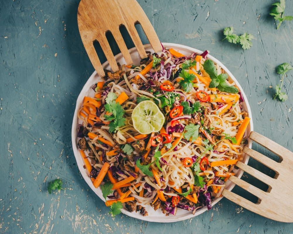 Annoskuva reseptille vietnamilainen nyhtökaura nuudelisalaatti