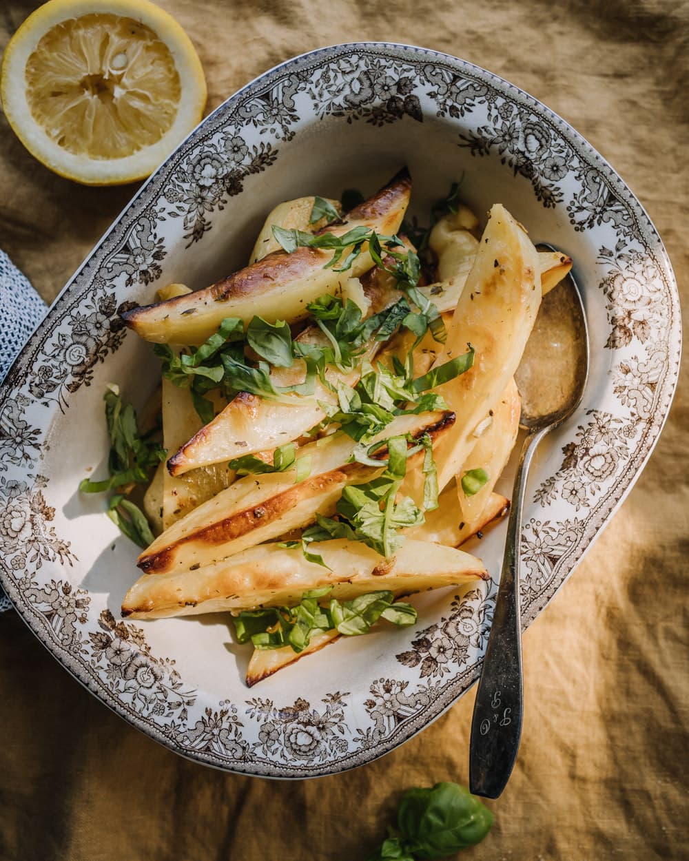 Annoskuva reseptille sitruunaiset lohkoperunat