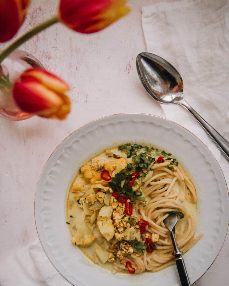 Annoskuva reseptille kukkakaali-spagettikeitto