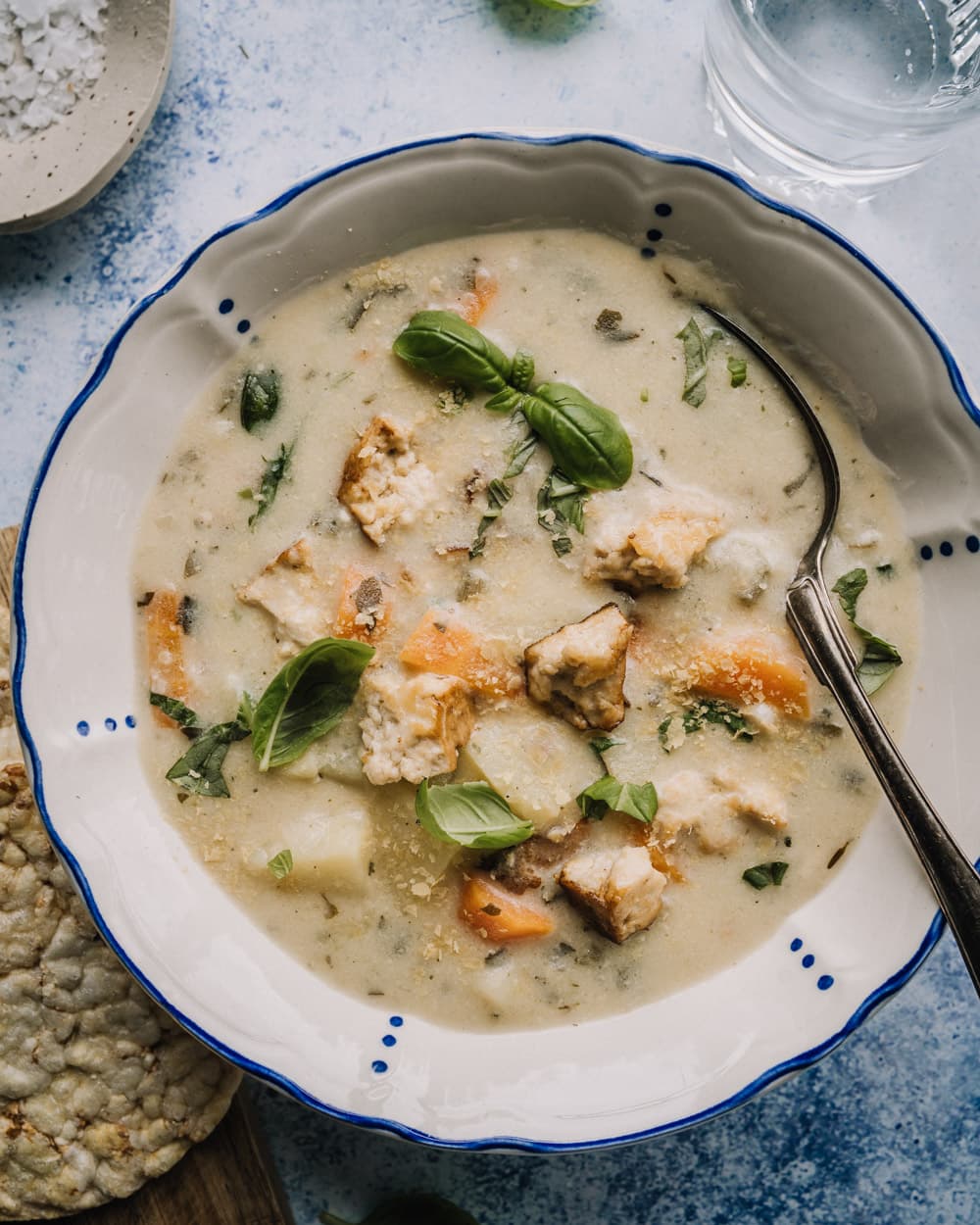 Annoskuva reseptille savutofu-perunakeitto
