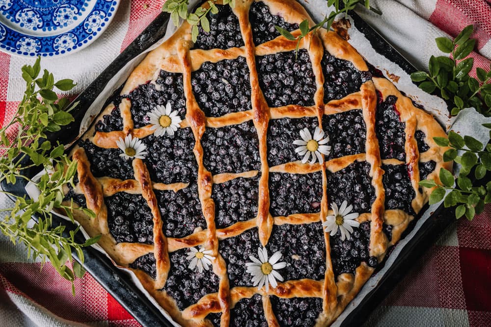 Annoskuva reseptille mustikkapiirakka pullapohjalla