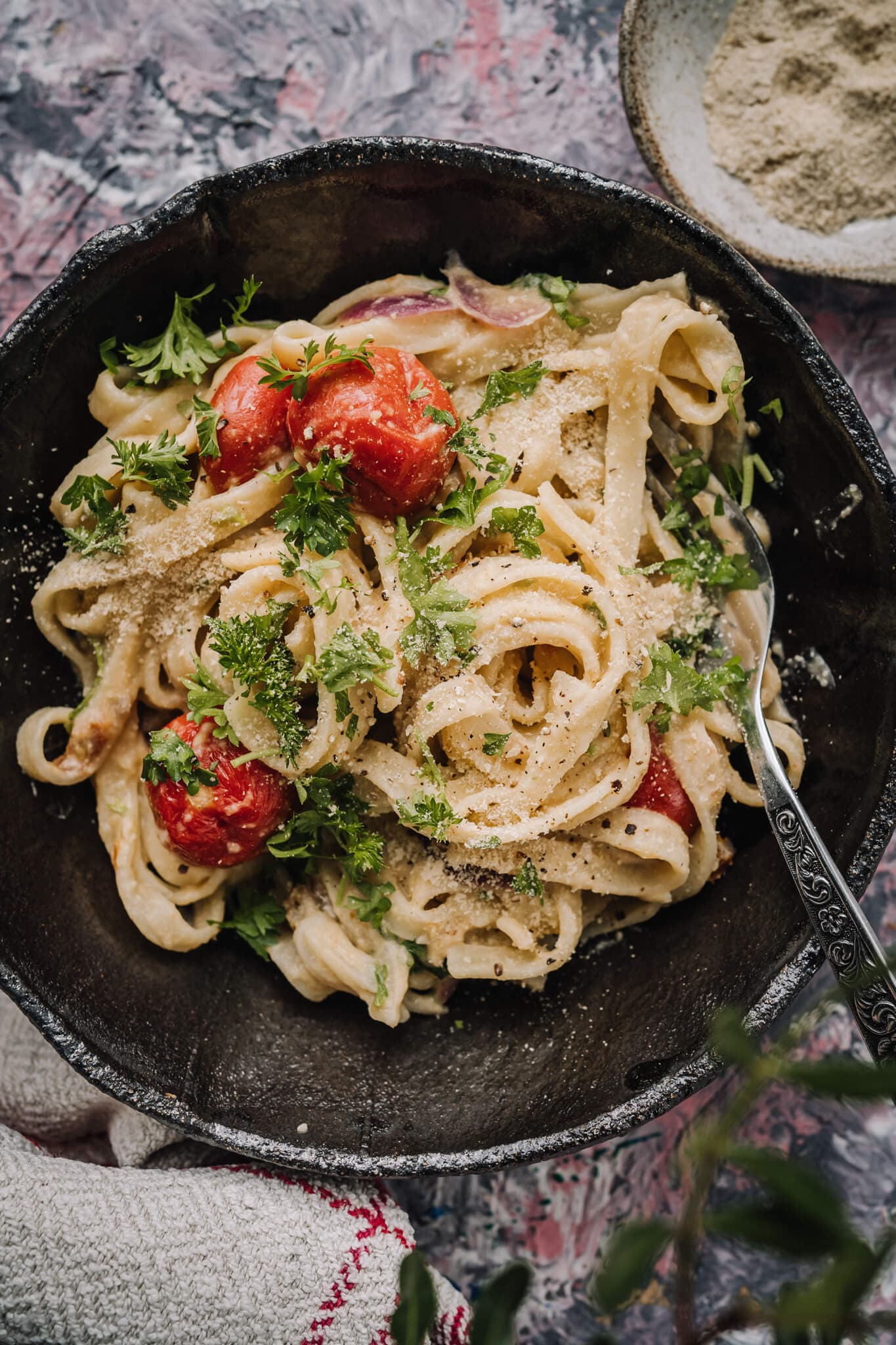 Annoskuva reseptille hummuspasta paahdetuilla kirsikkatomaateilla